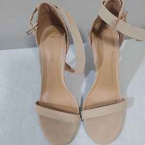Tan Anne Michelle 3" heels $10